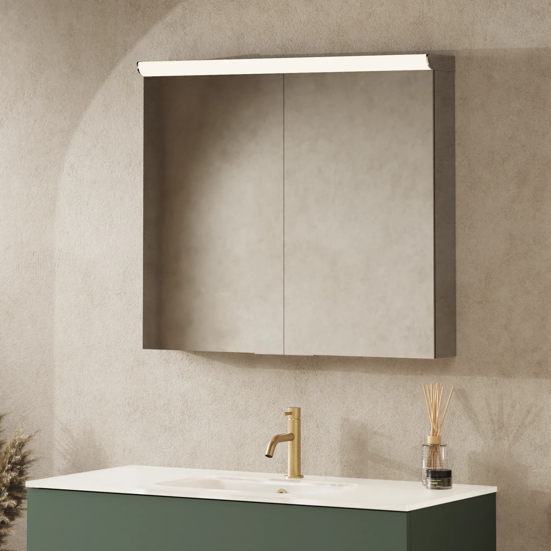 Lustro Mirror Cabinet view 3